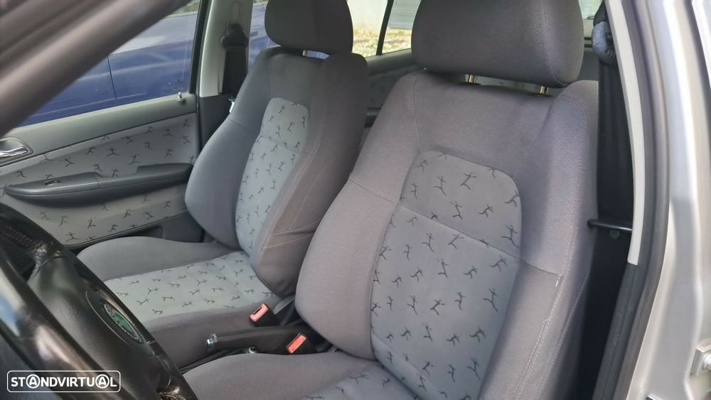Skoda Fabia Break 1.4 Style - 10