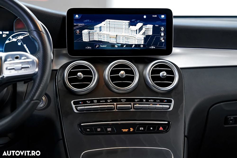 Mercedes-Benz GLC 300 e 4Matic 9G-TRONIC AMG Line Plus - 26
