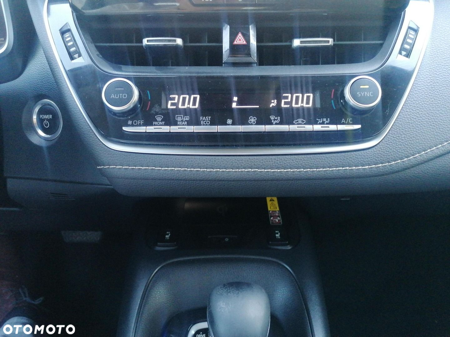 Toyota Corolla 1.8 Hybrid Style - 17