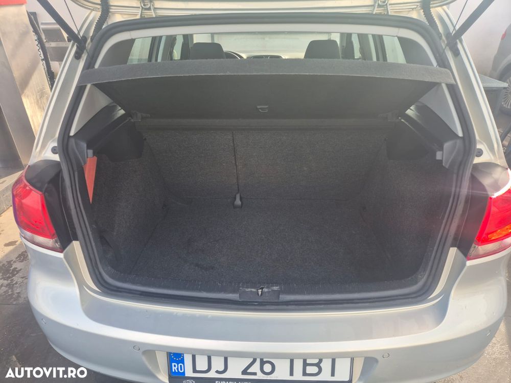 Volkswagen Golf 1.6 TDI DPF BlueMotion - 17