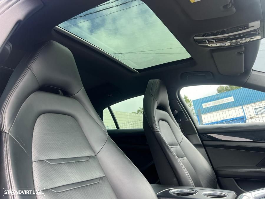 Porsche Panamera 4 E-Hybrid - 6