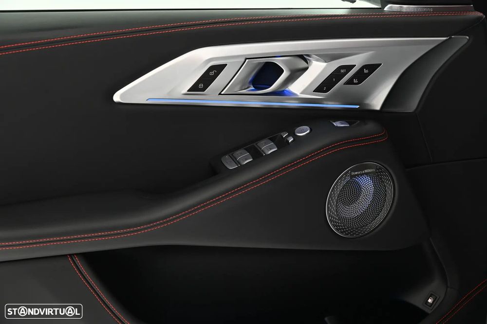 BMW XM Label Red - 33