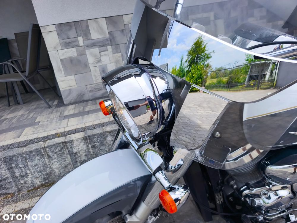 Suzuki Intruder - 22