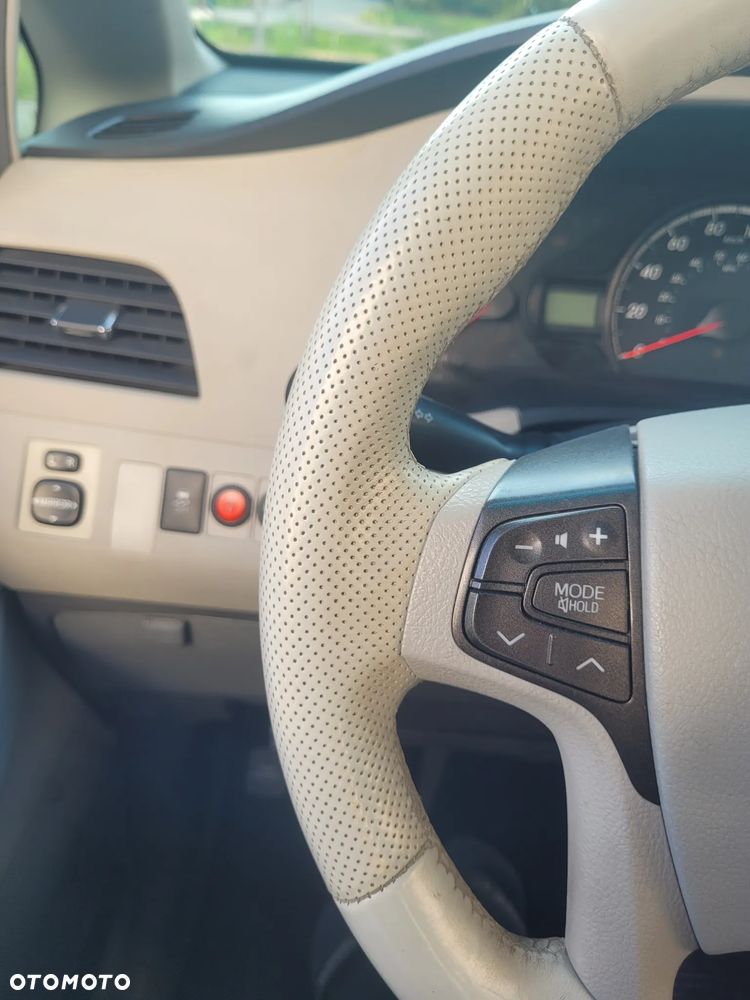 Toyota Sienna 3.5 V6 - 4