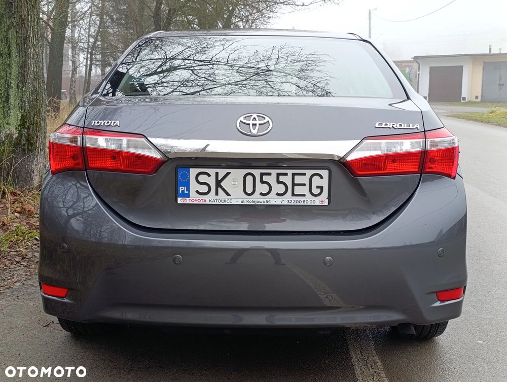 Toyota Corolla 1.6 Premium + - 23