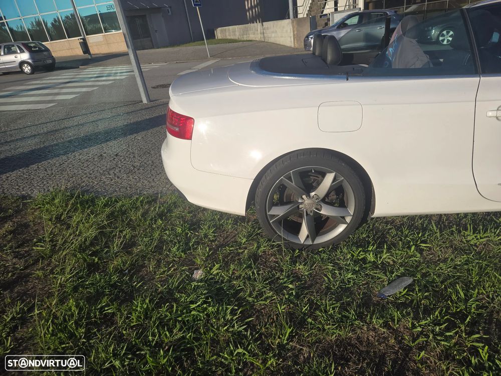 Audi A5 Cabrio 2.0 TDi S-line - 3