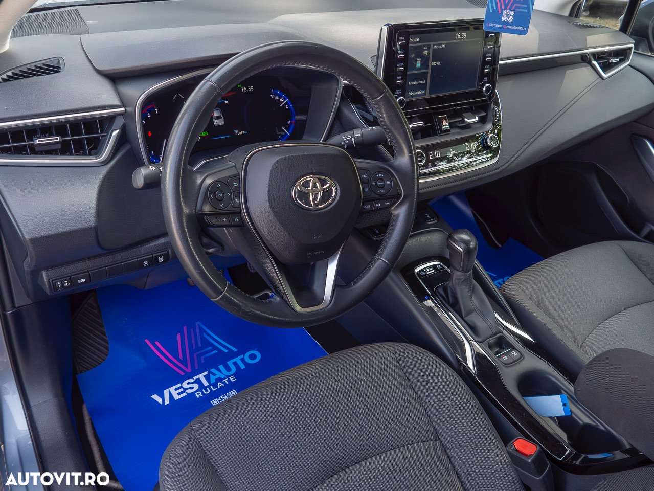 Toyota Corolla Sedan 1.8 HEV Business - 4