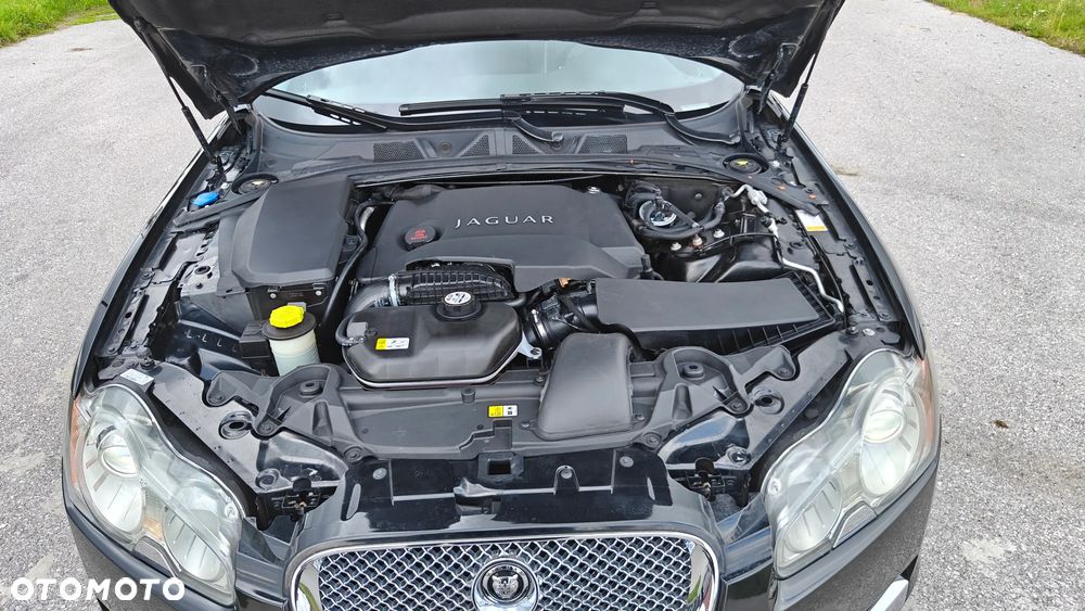 Jaguar XF 3.0 V6 D Luxury - 28