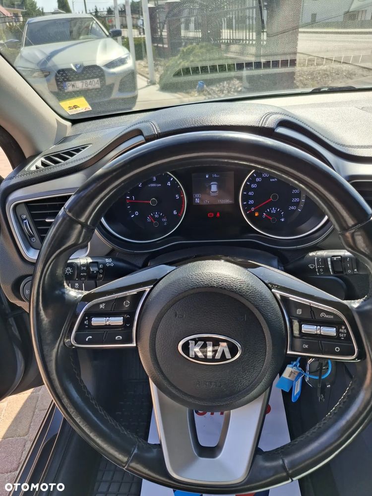 Kia Ceed 1.6 CRDi mHEV M - 25