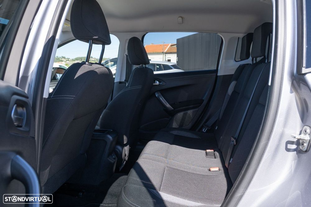 Peugeot 2008 1.2 PureTech Style - 12