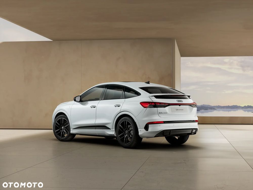 Audi Q4 e-tron 45 82kWh S Line - 2