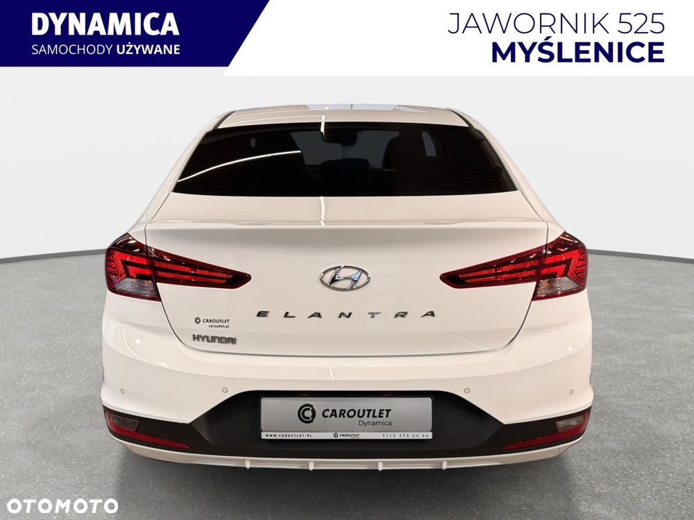 Hyundai Elantra - 8