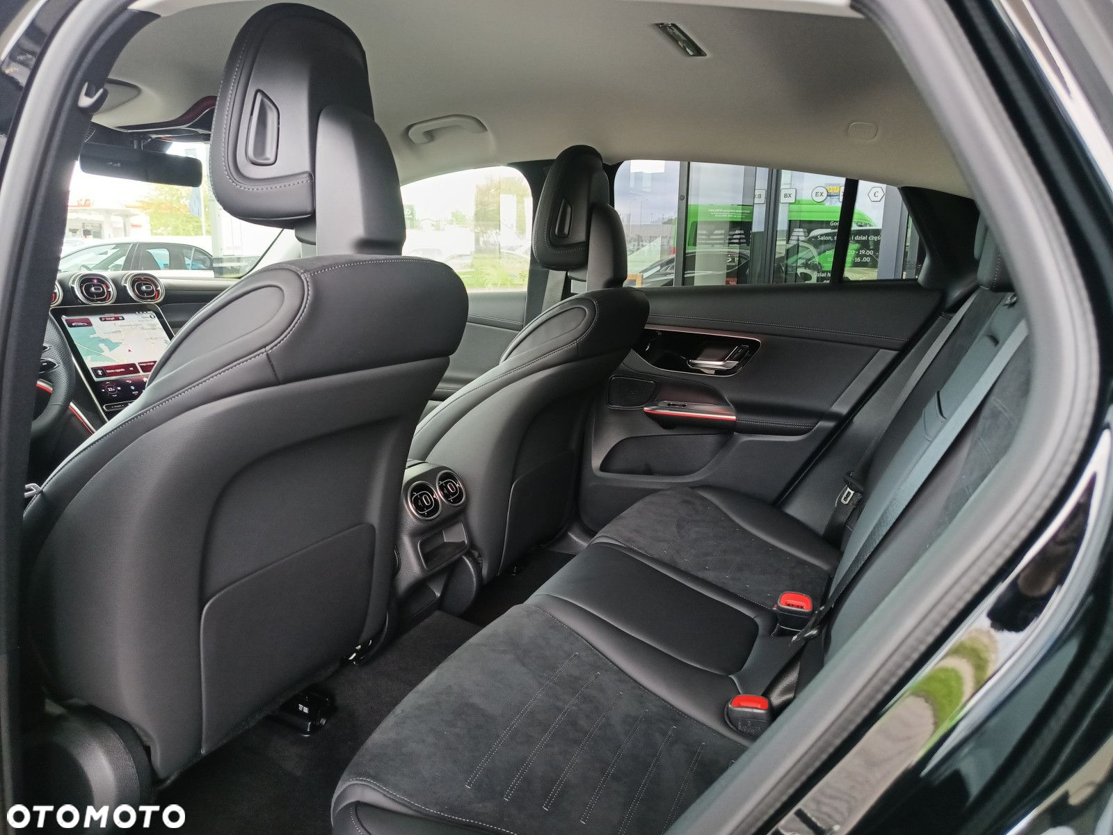 Mercedes-Benz GLC - 36