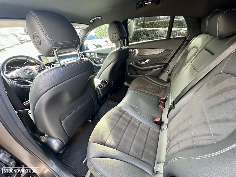 Mercedes-Benz GLC 300 e Coupe 4Matic 9G-TRONIC AMG Line - 51