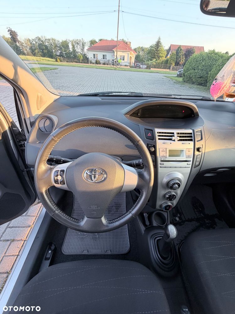 Toyota Yaris - 8