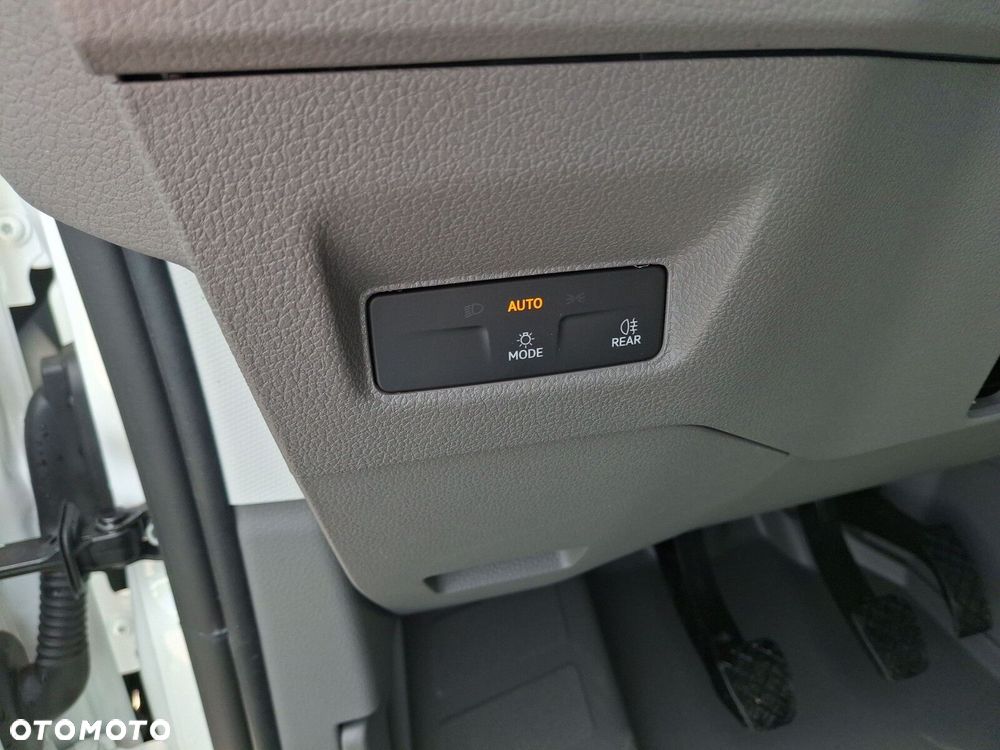 Volkswagen Crafter 35 furgon 140KM 3640 - 30