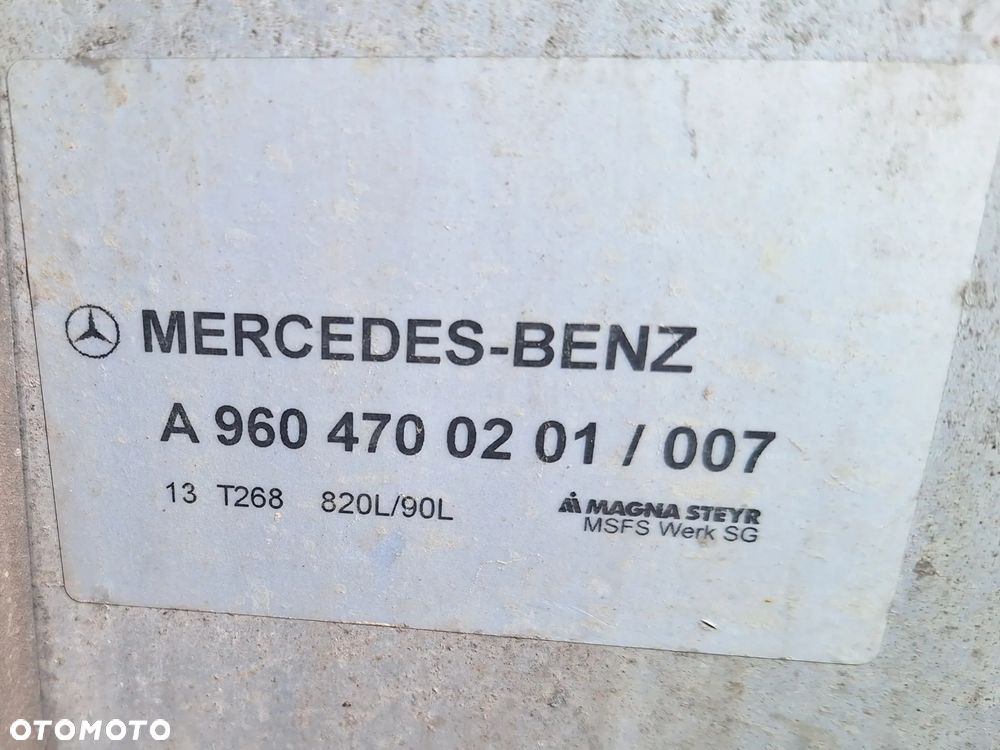 Mercedes Actros MP 4  Zbiornik Paliwa Kompletny 820L/90L AdBlue   A9604700201 - 5