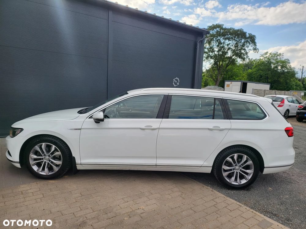 Volkswagen Passat Variant 2.0 TDI SCR 4Motion DSG Highline - 30