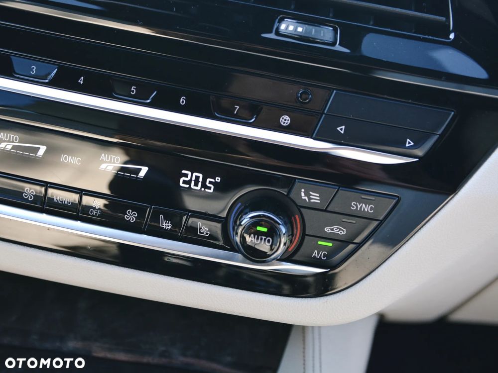 BMW Seria 5 540d xDrive mHEV M Sport sport - 11