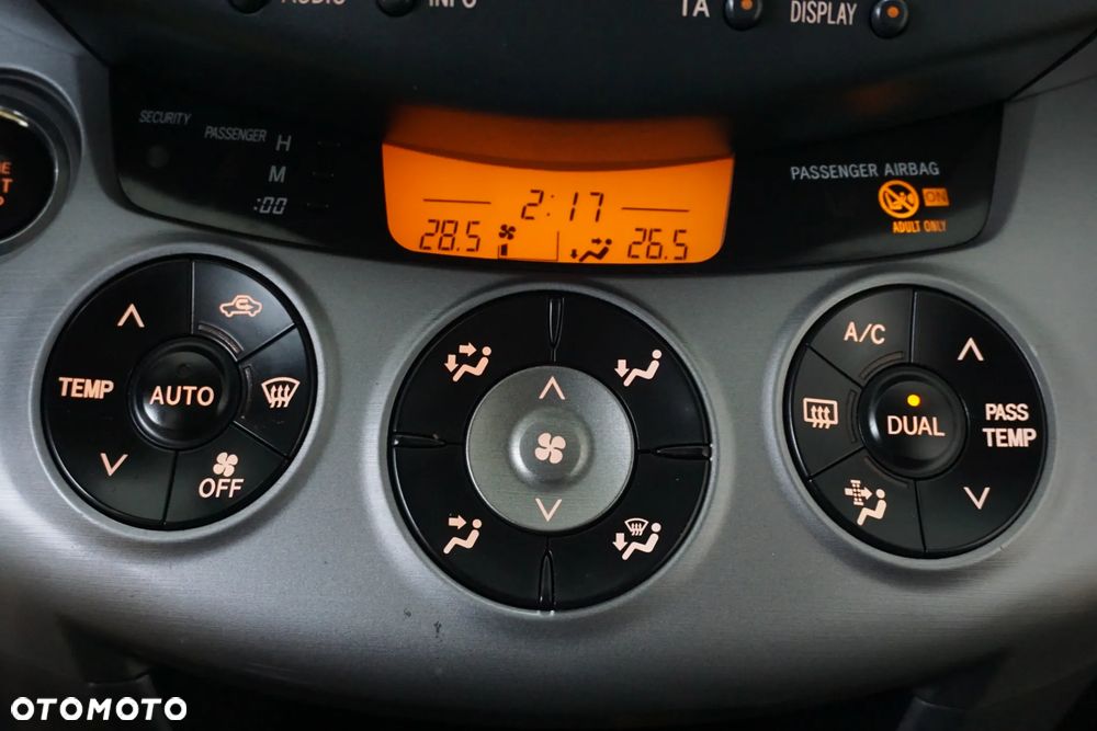 Toyota RAV4 2.2 D-CAT 4x4 Sol - 38