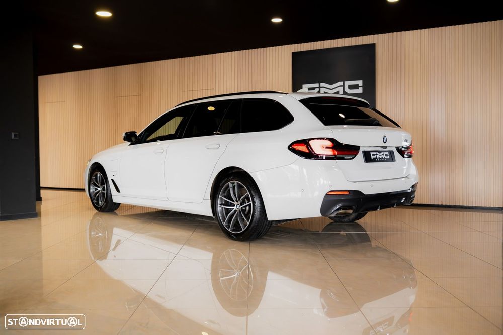BMW 530 e Pack Desportivo M - 4