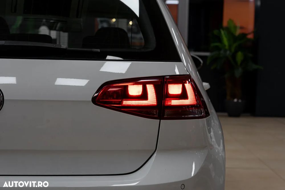Volkswagen Golf 1.4 TSI BlueMotion Technology DSG Highline - 19