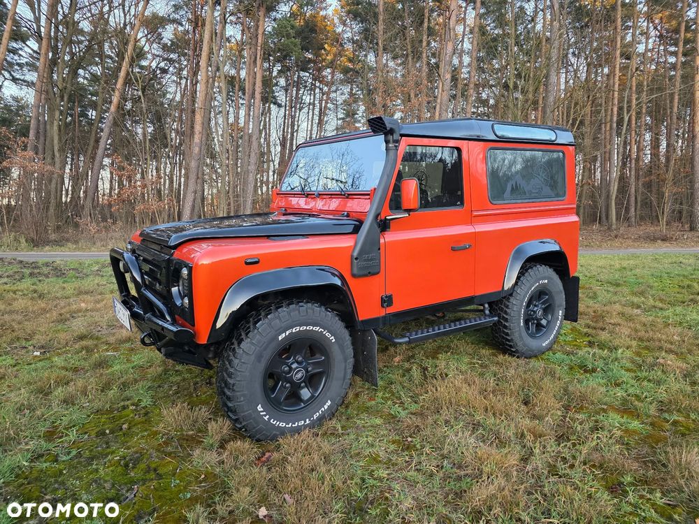 Land Rover Defender - 2