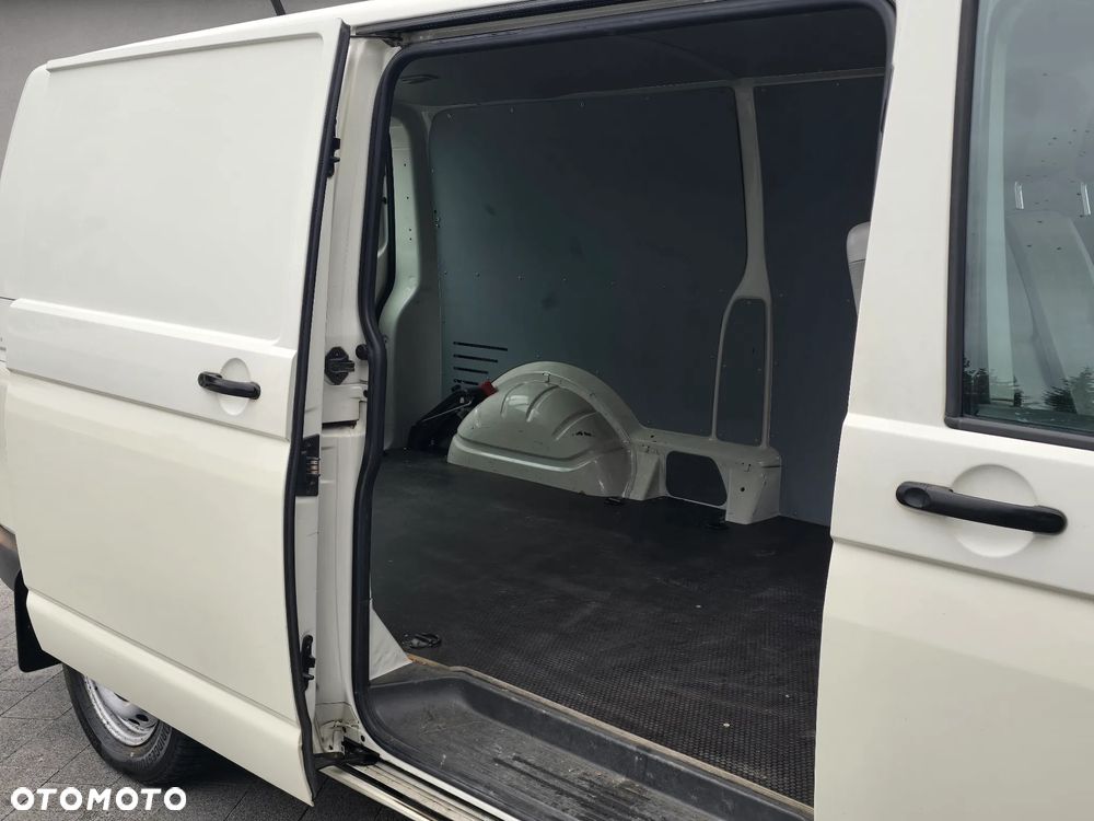 Volkswagen Transporter - 16