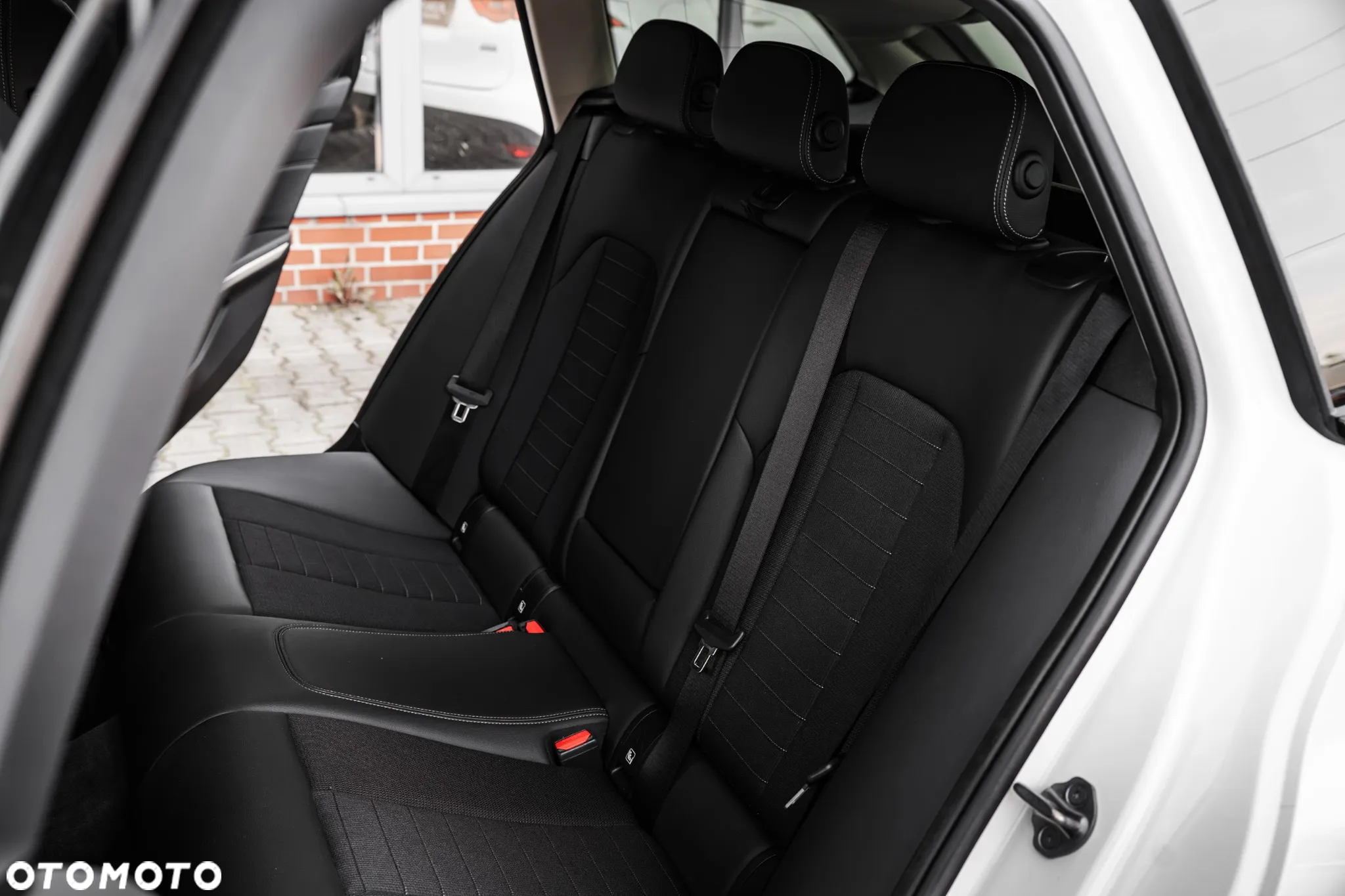 BMW Seria 3 320e xDrive Sport Line - 19