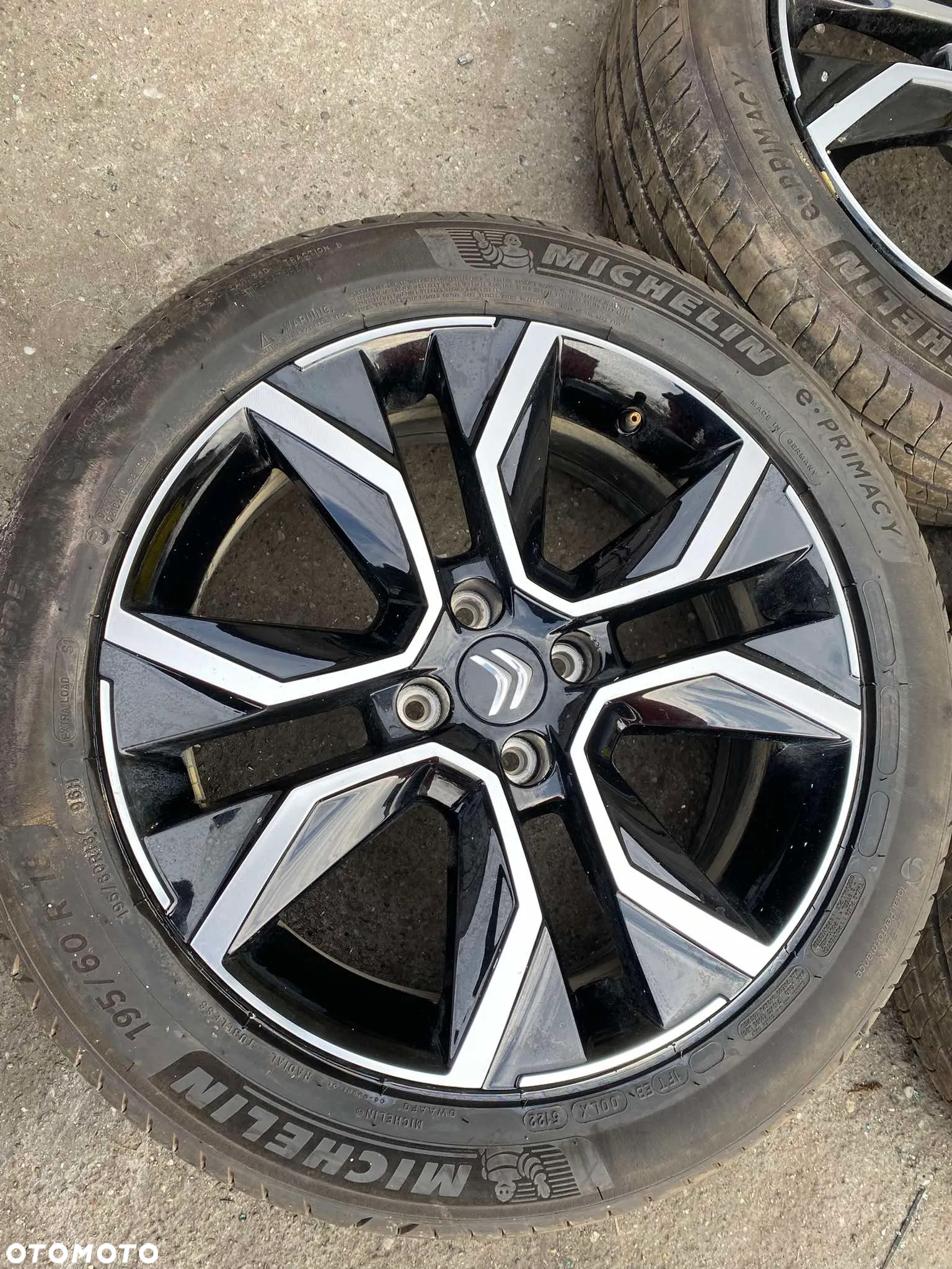 CITROEN C4 III KOŁA ALU 18" 4x108 Z OPONAMI 195/60/18 9833485080 - 4