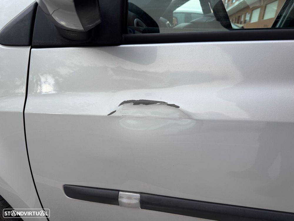 Renault Clio 1.4 16V Dynamique Luxe - 5