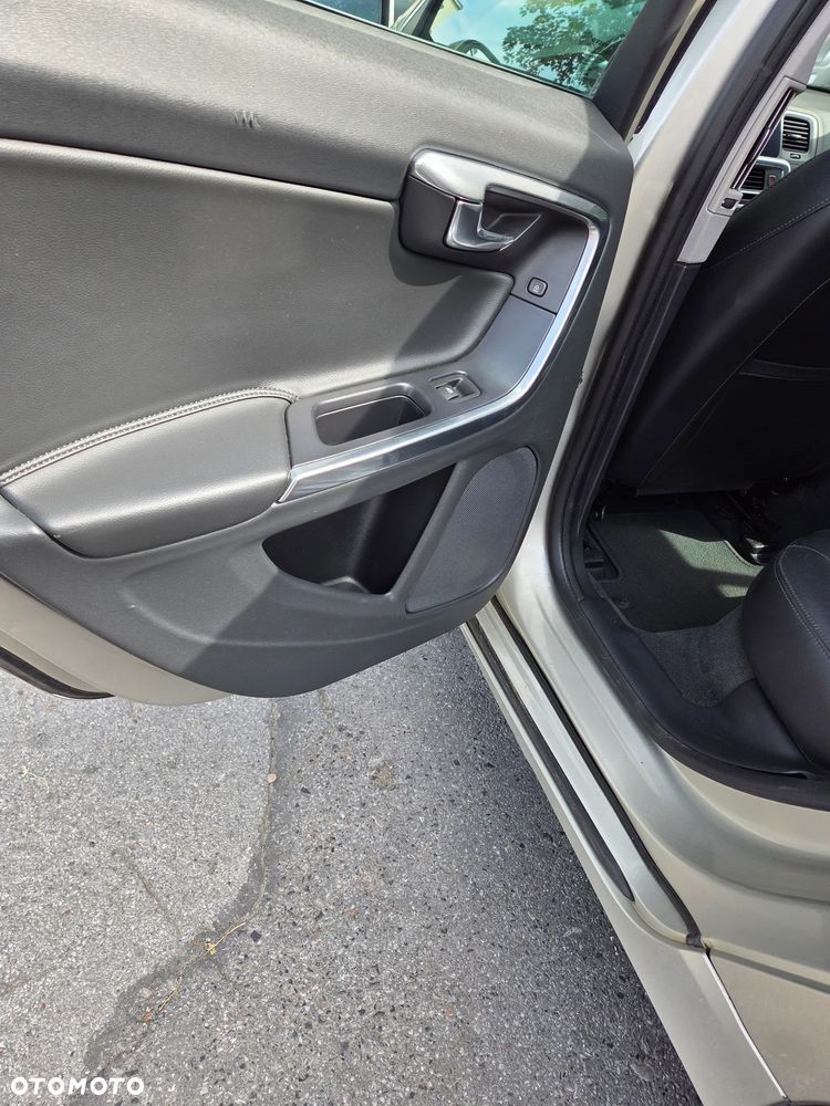 Volvo V60 D2 Drive-E Dynamic Edition (Kinetic) - 10