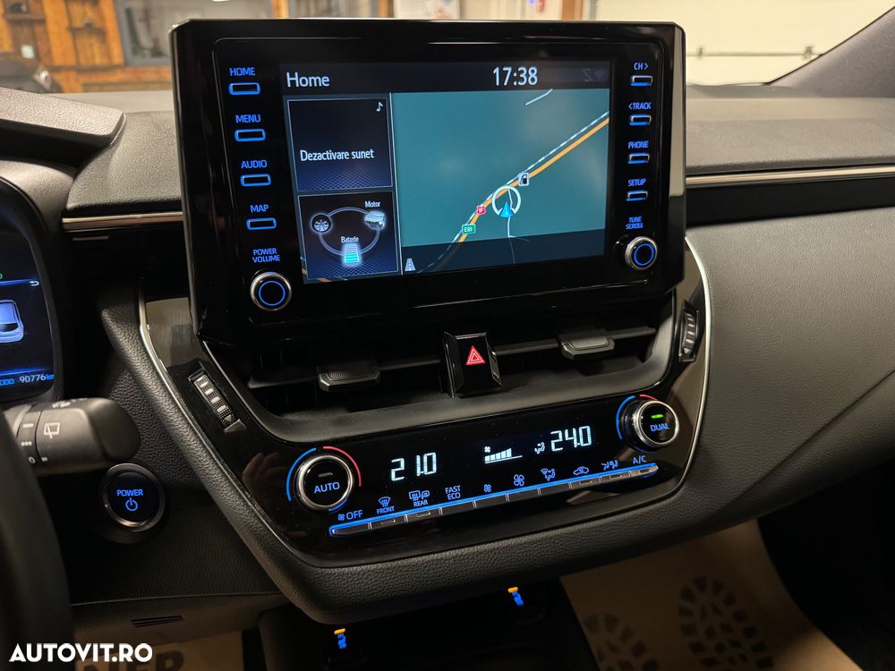 Toyota Corolla 1.8 Hybrid Comfort - 22