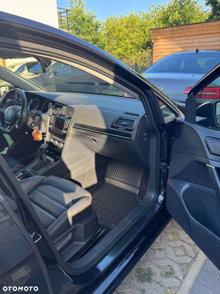 Volkswagen Golf 1.2 TSI Trendline DSG - 2