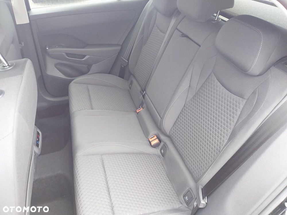 Volkswagen T-Roc - 17