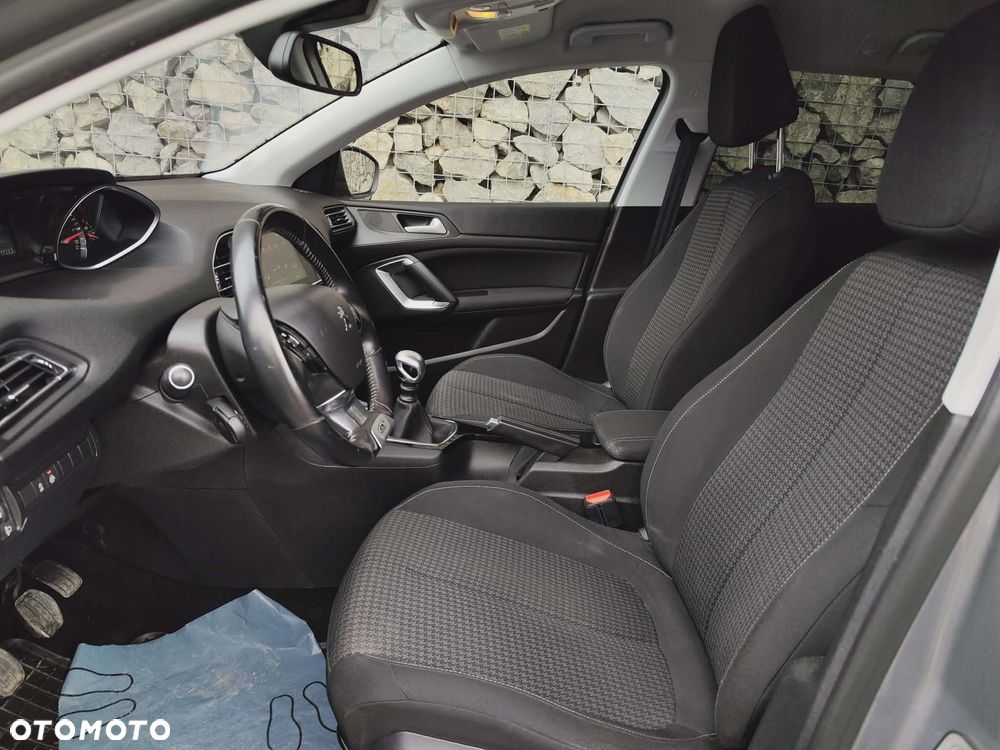 Peugeot 308 BlueHDi FAP 130 Stop & Start Allure - 22