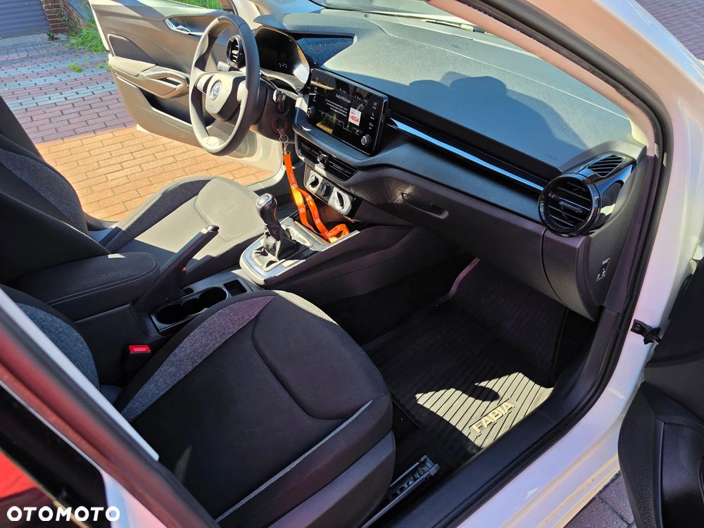 Skoda Fabia 1.0 Essence - 32