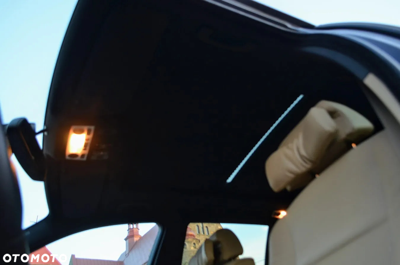 BMW Seria 5 525i Touring - 22