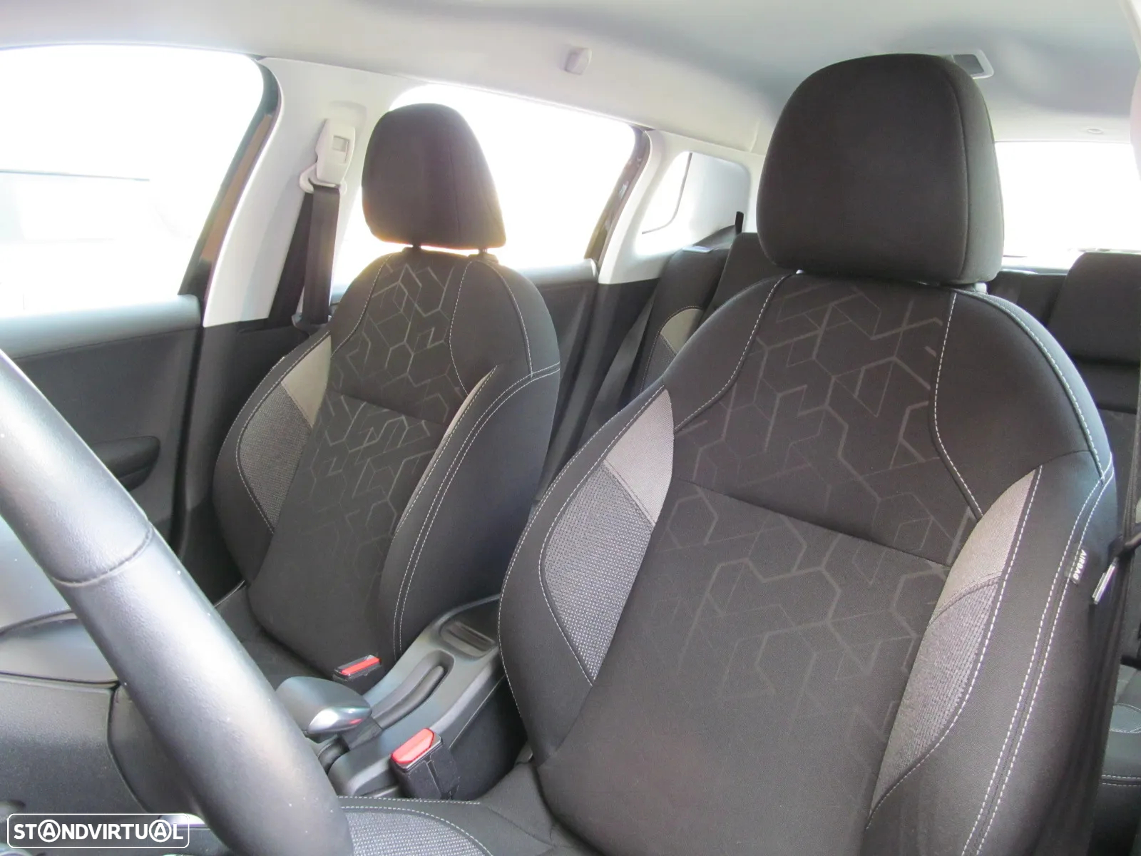 Peugeot 2008 1.2 PureTech Style - 6
