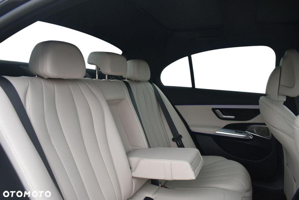 Mercedes-Benz Klasa E - 9
