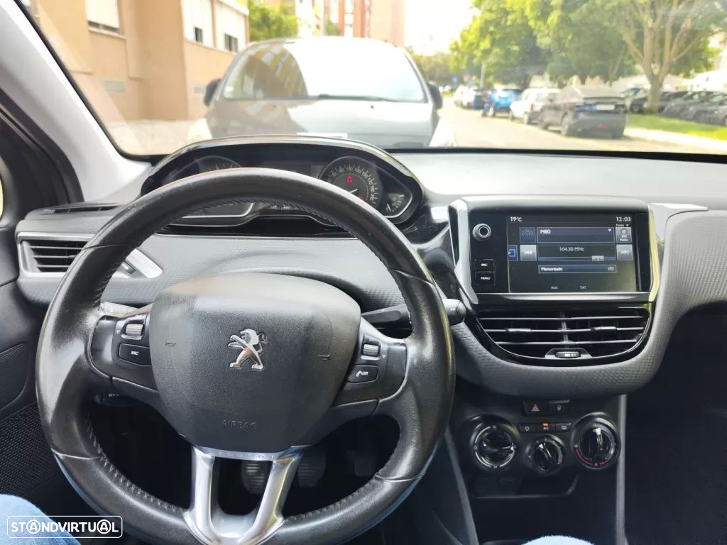 Peugeot 208 1.2 PureTech Style - 34