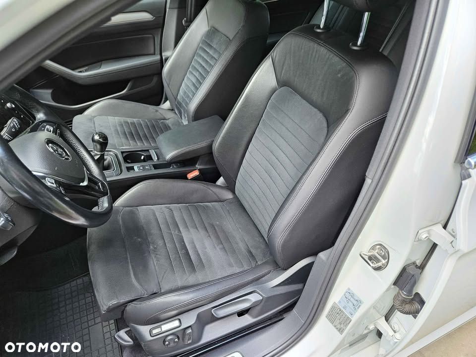 Volkswagen Passat 2.0 TDI SCR Highline - 11