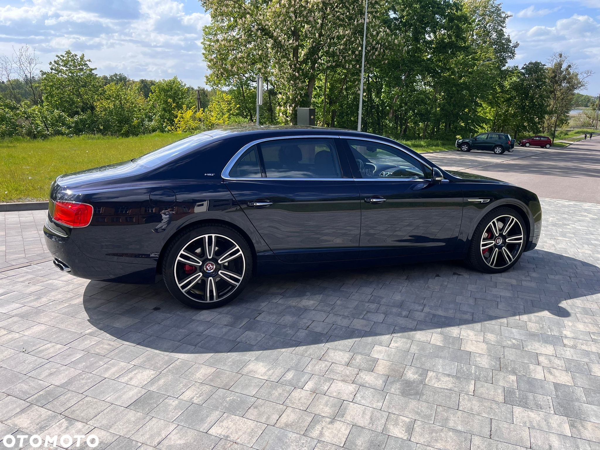Bentley Flying Spur V8 S - 8