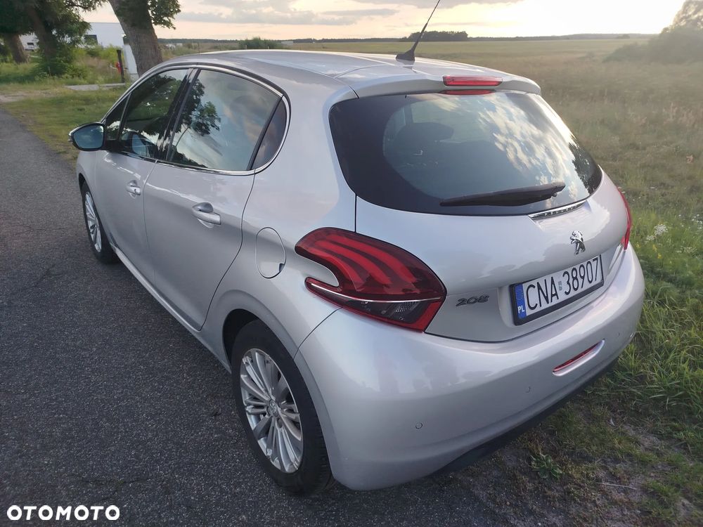 Peugeot 208 PureTech 110 Stop & Start EAT6 Allure - 4