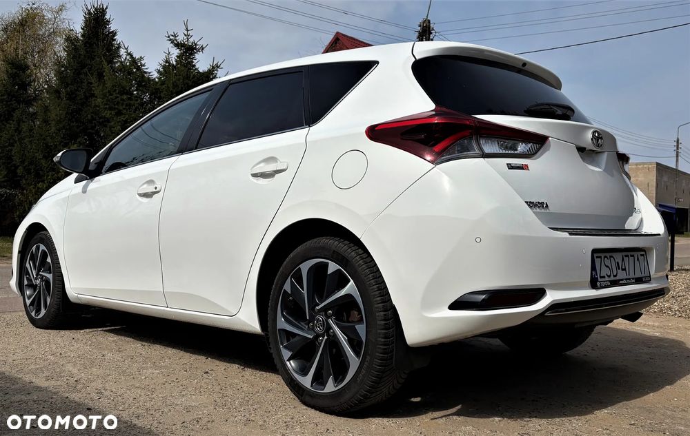 Toyota Auris 1.6 Premium - 6