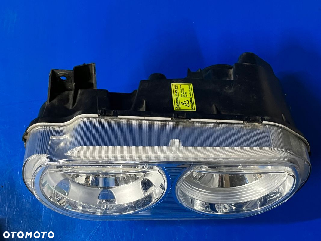 LAMPY BI XENON DODGE CHALLENGER KOMPLETNE BDB - 7
