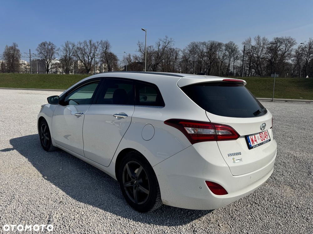 Hyundai i30 1.6 CRDi Fifa World Cup Edition - 5