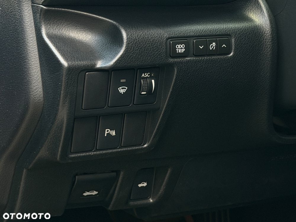 Lexus IS 300h Business Edition - 25