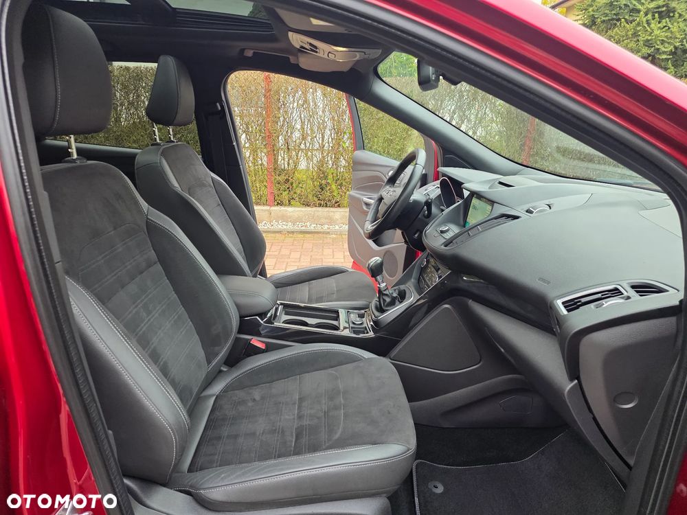 Ford Kuga 1.5 TDCi 2x4 ST-Line - 21