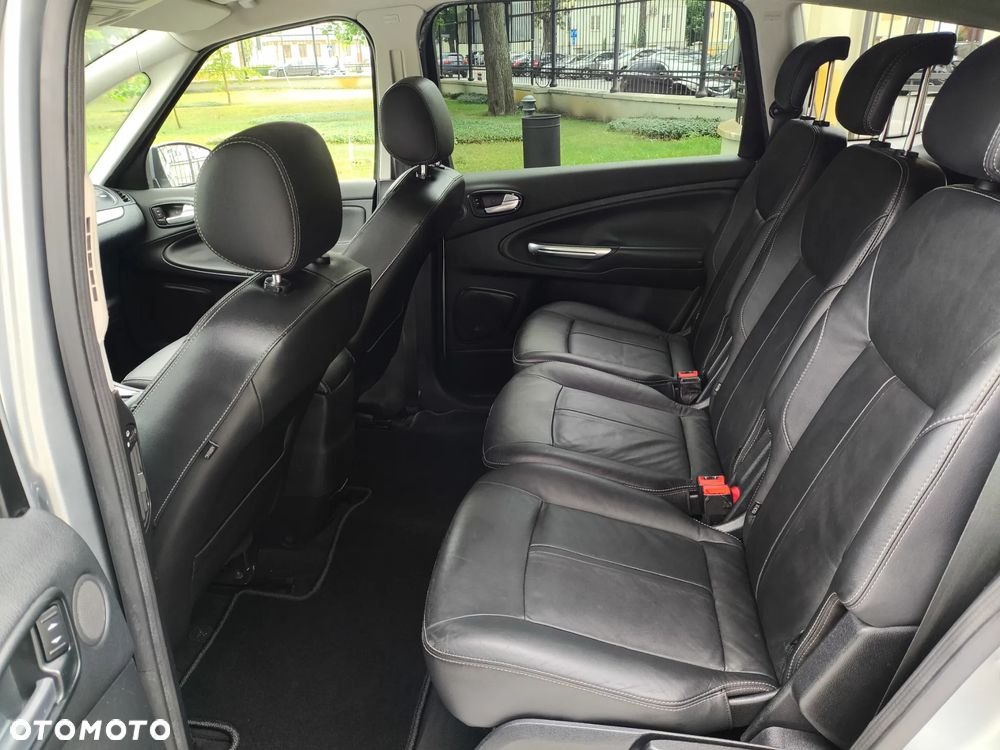 Ford S-Max 2.0 TDCi DPF Titanium - 27